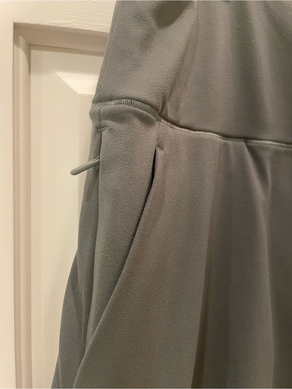 RHONE Course to Court Performance Skort in Olive Shadow - Picture 4 of 10